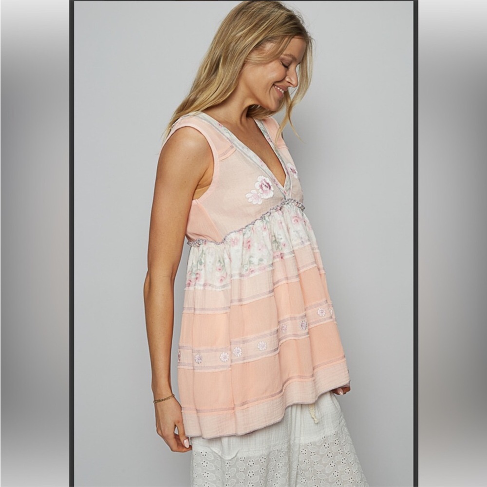 POL Peach and White Sleeveless Blouse NWOT - Picture 4 of 4